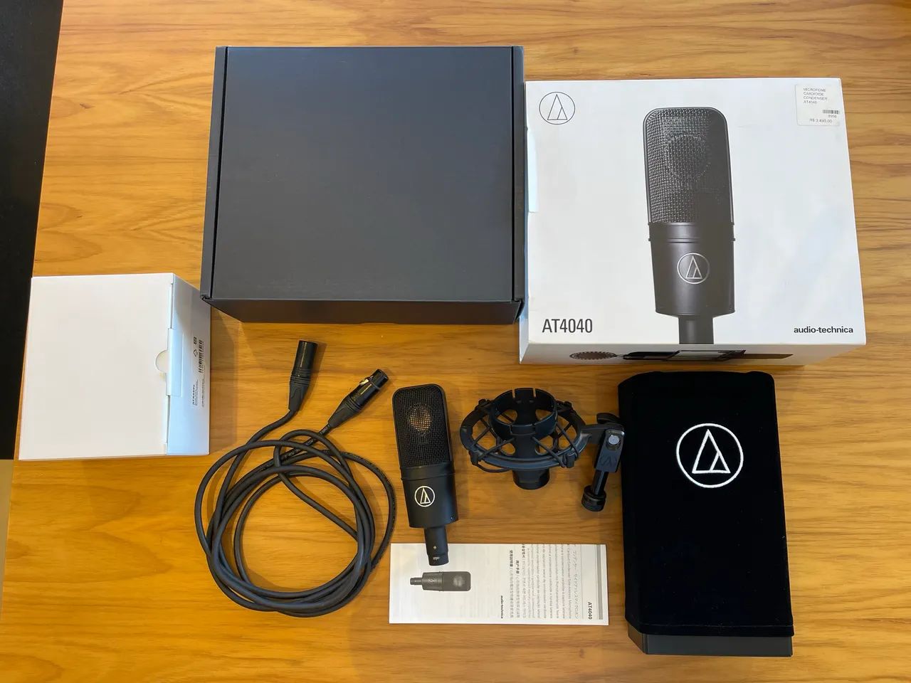 Microfone Audio-Technica AT4040 Condensador Cardioide XLR + Kit