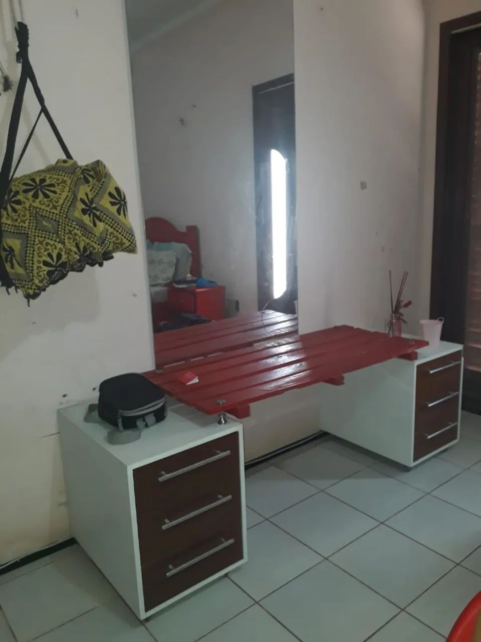 Alugo suíte mobiliada no Calhau com água e luz - Foto 4