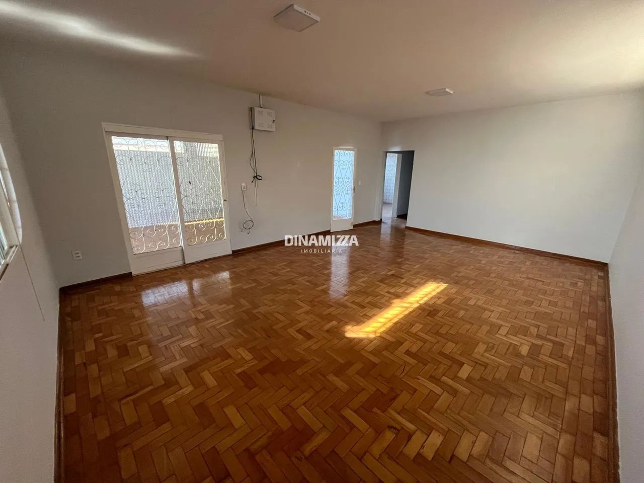 Casa Ampla com 3 Quartos - Foto 3