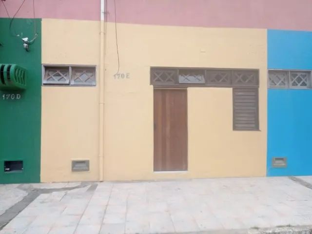 Alugo kitnet! Próximo ao centro!