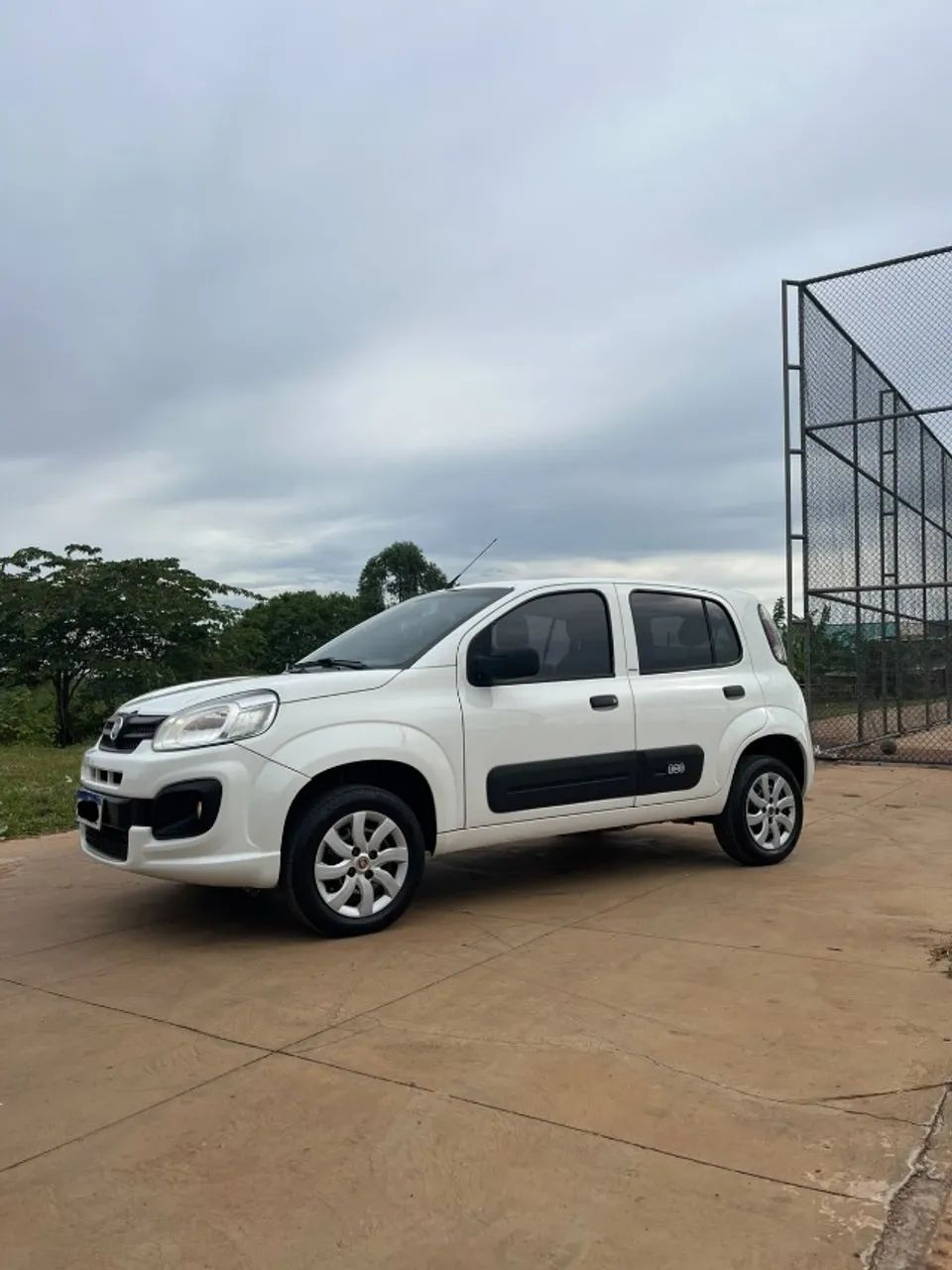 Fiat Uno UNO ATTRACTIVE 1.0 Flex 6V 5p 2017