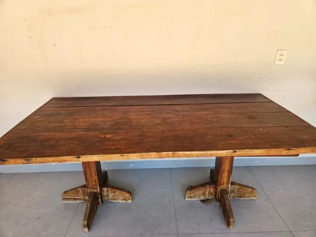 Mesa de madeira sólida retângular com 6 lugares