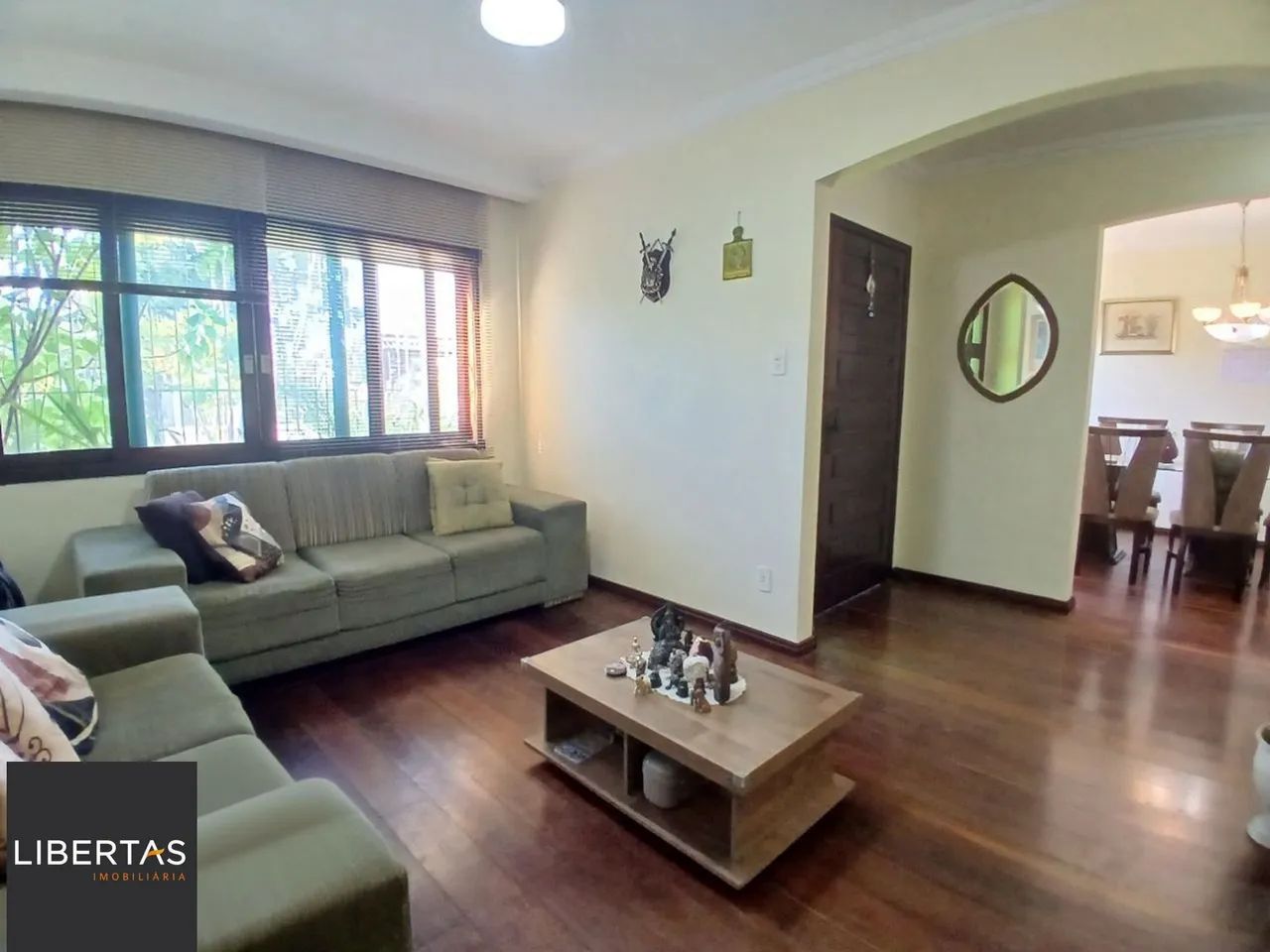 Casa com 3 dormitótrios, piscina e 2 vagas de garagem em Canoas. - Foto 5