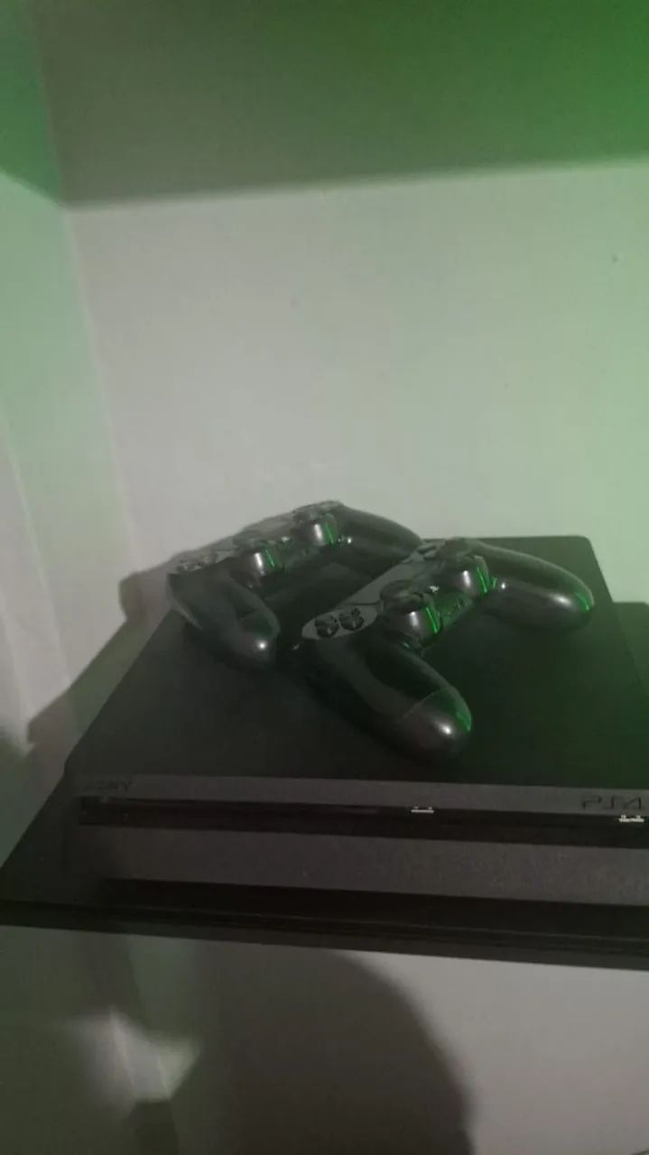 PS4 slim 