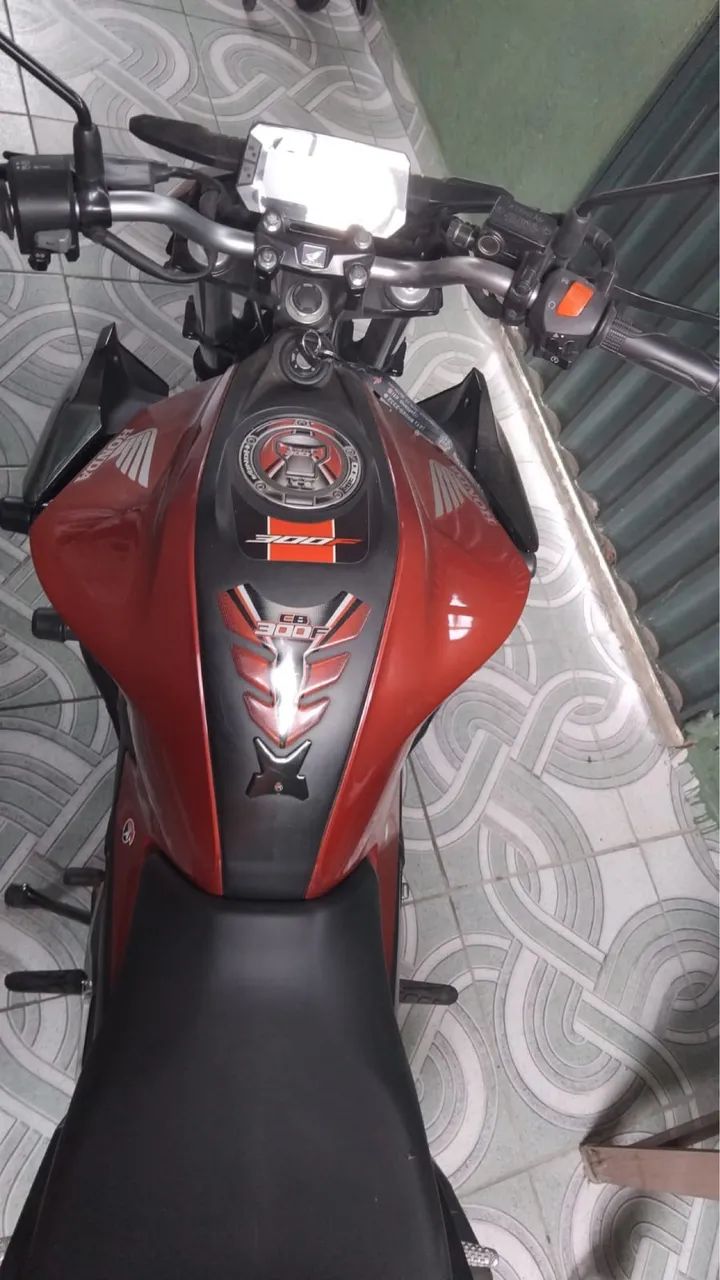 CB 300 F - Foto 3