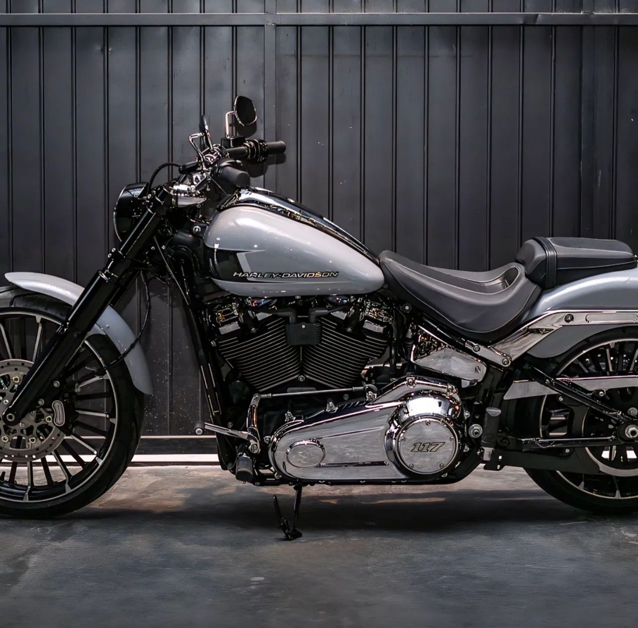 Harley-Davidson FXBR 117 外装一式　クラッシュカーボン Breakout 117 Fxbr 2024 - 1539875428 | OLX