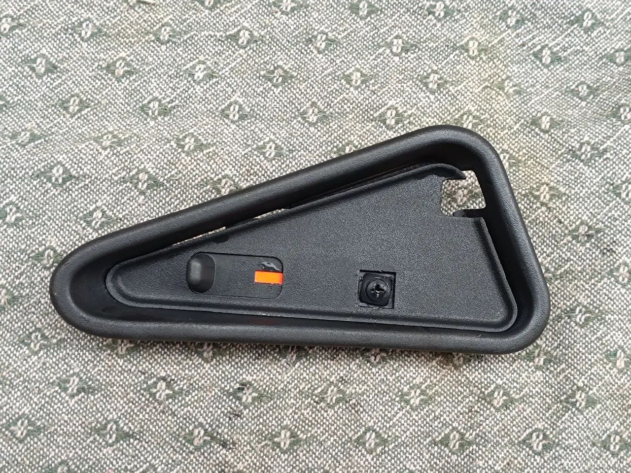 Trava + Moldura da maçaneta interna Orig. GM S10 / Blazer Esquerda (L)