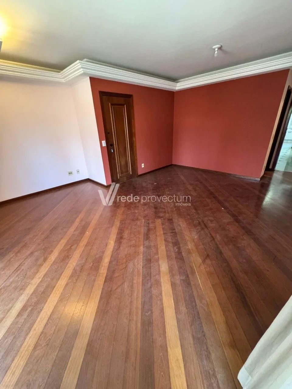 AMPLO APARTAMENTO COM 4 DORMITÓRIOS E LAZER COMPLETO NO CORAÇÃO DO CAMBUÍ - Foto 4