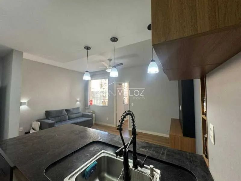 Apartamento : / Residencial / Glória