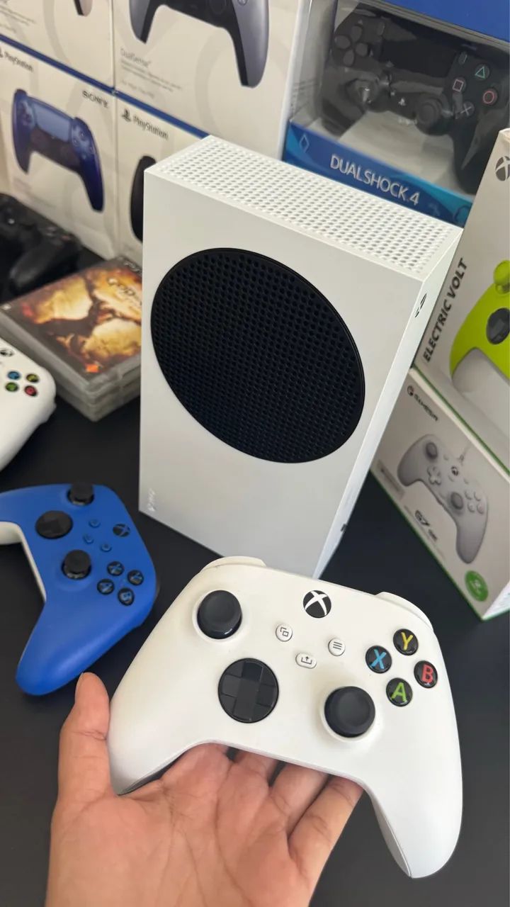 Xbox series s com 2 controles 