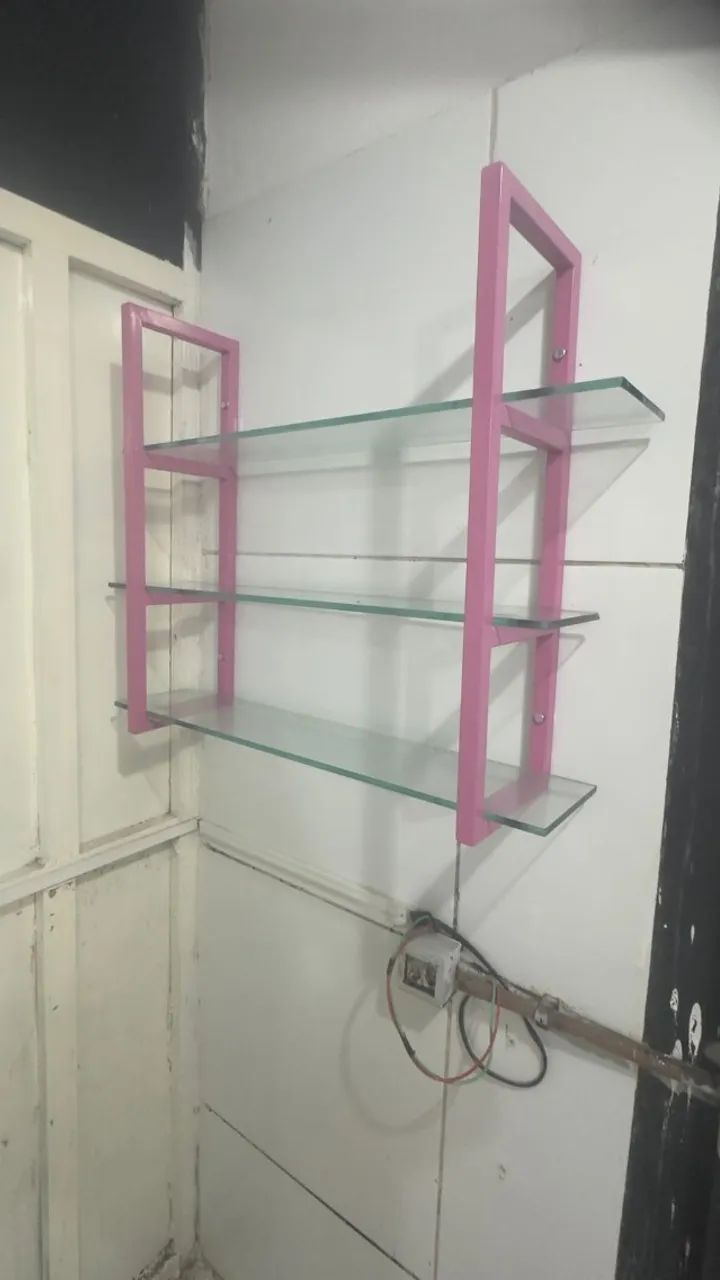 Vendo conjunto de prateleira de parede com vidro temperado  - Foto 2