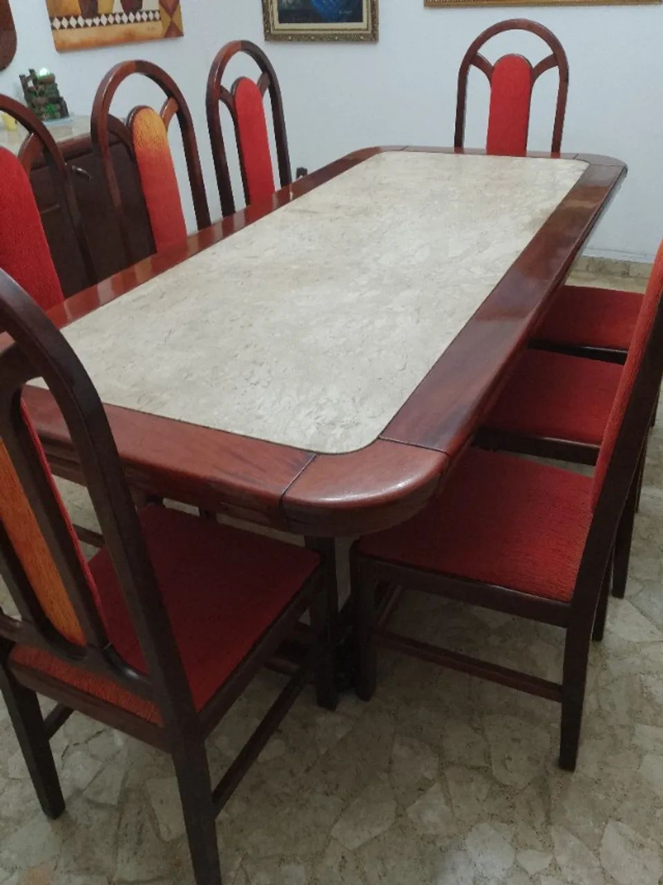 Jogo de sala de jantar com madeira e mármore