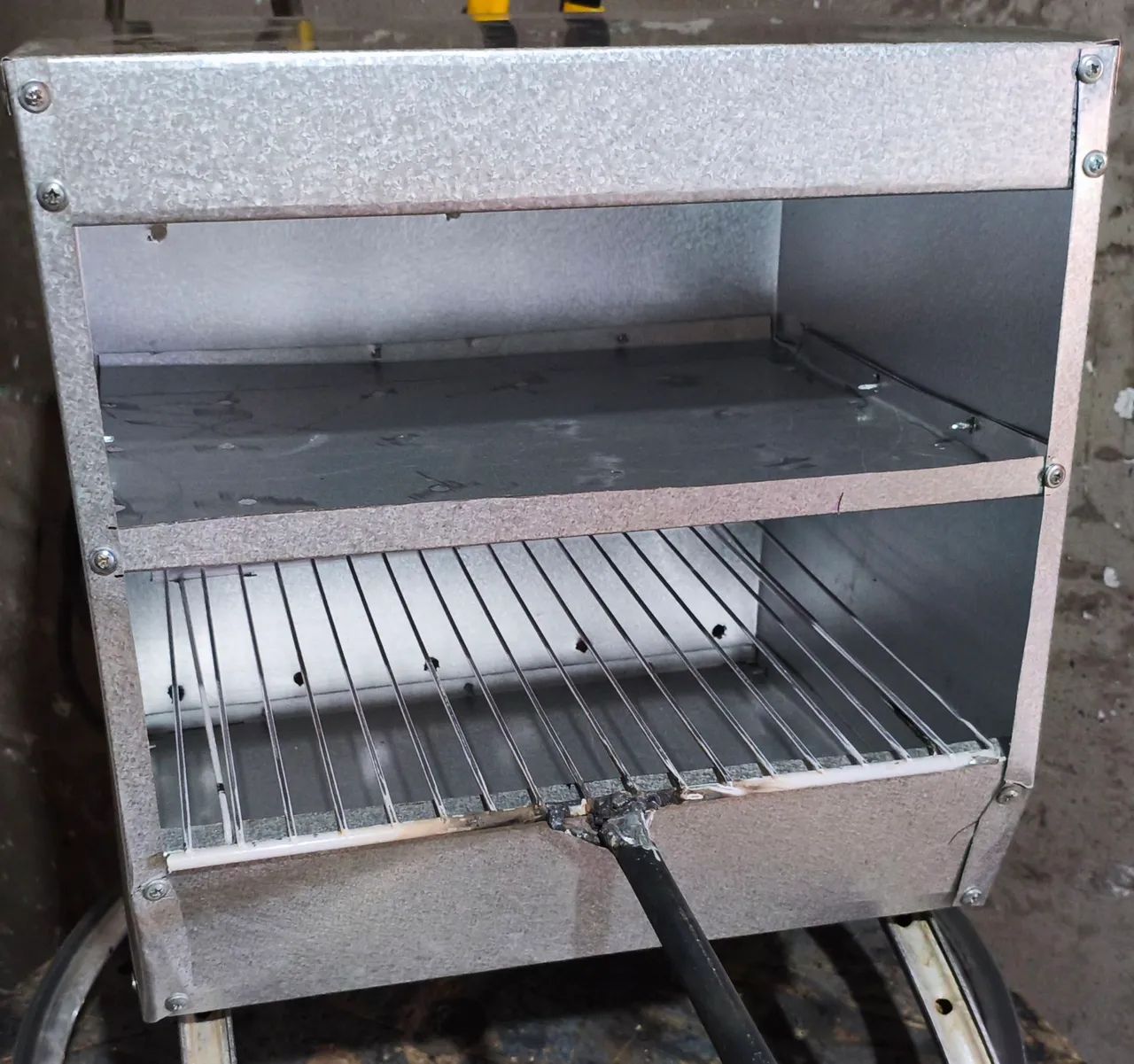 Mini churrasqueira para espetinhos 40x30x40cm  - Foto 6