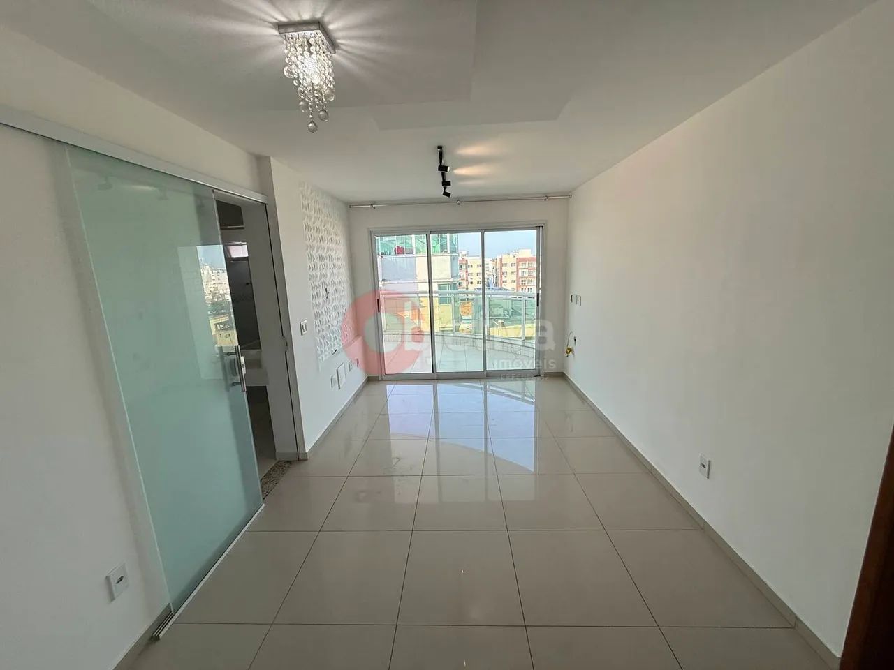 Apartamento linear, 2 quartos, prédio com lazer completo, Centro, Cabo Frio