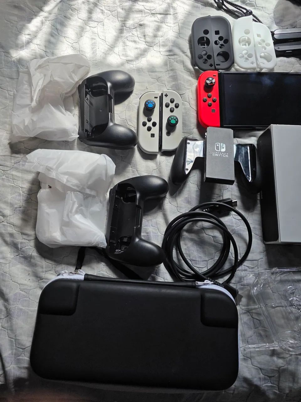 Nitendo Switch Oled Desbloqueado com controles extras e acessórios  - Foto 3