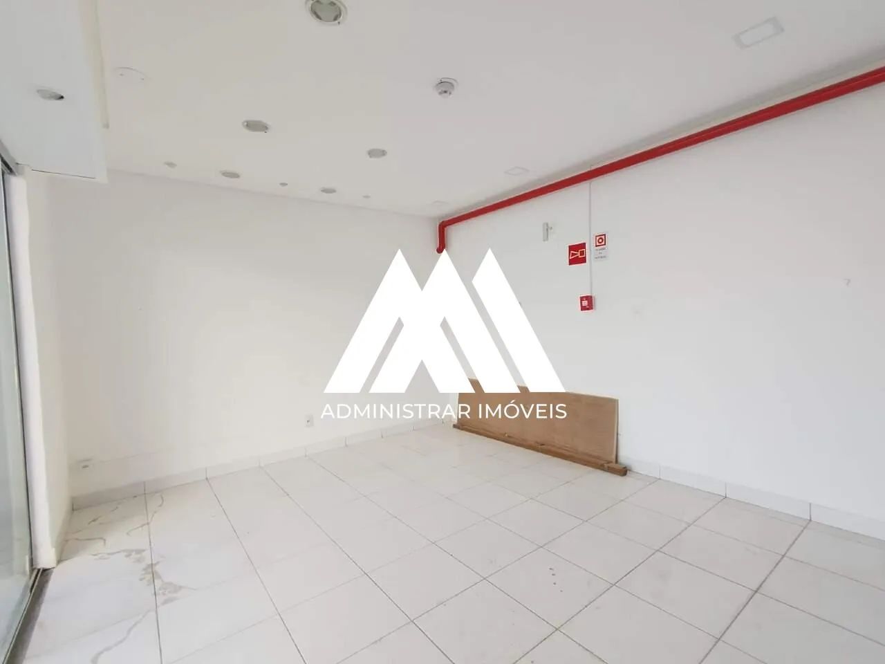Alugo loja comercial em Itaúna com excelente localização! - Foto 2