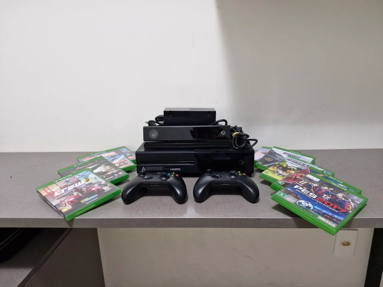 Xbox One + 2 Controles + 9 Jogos  - Foto 3