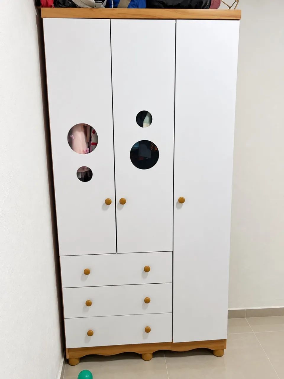 Comoda e guarda roupa infantil 