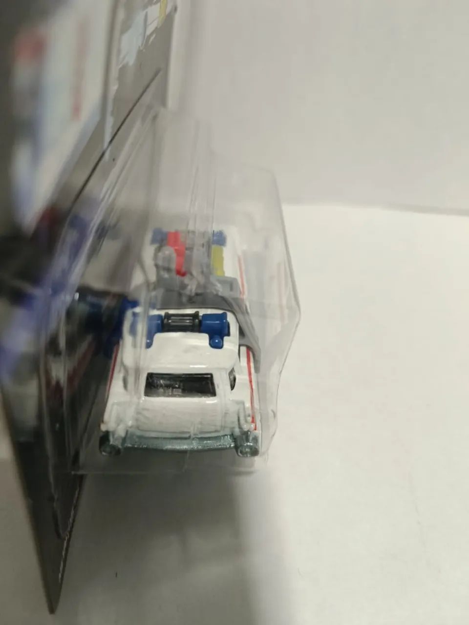 Hot Wheels Ghostbusters ECTO-1 - Foto 4