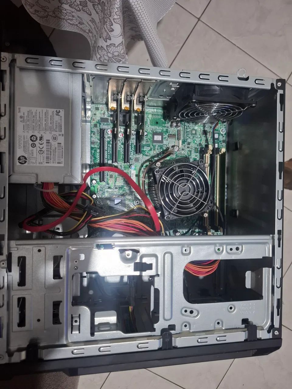 Servidor HP ProLiant ML10  - Foto 2