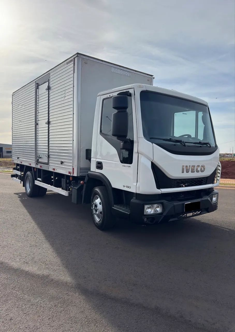 IVECO  9-190 Tector Baú 