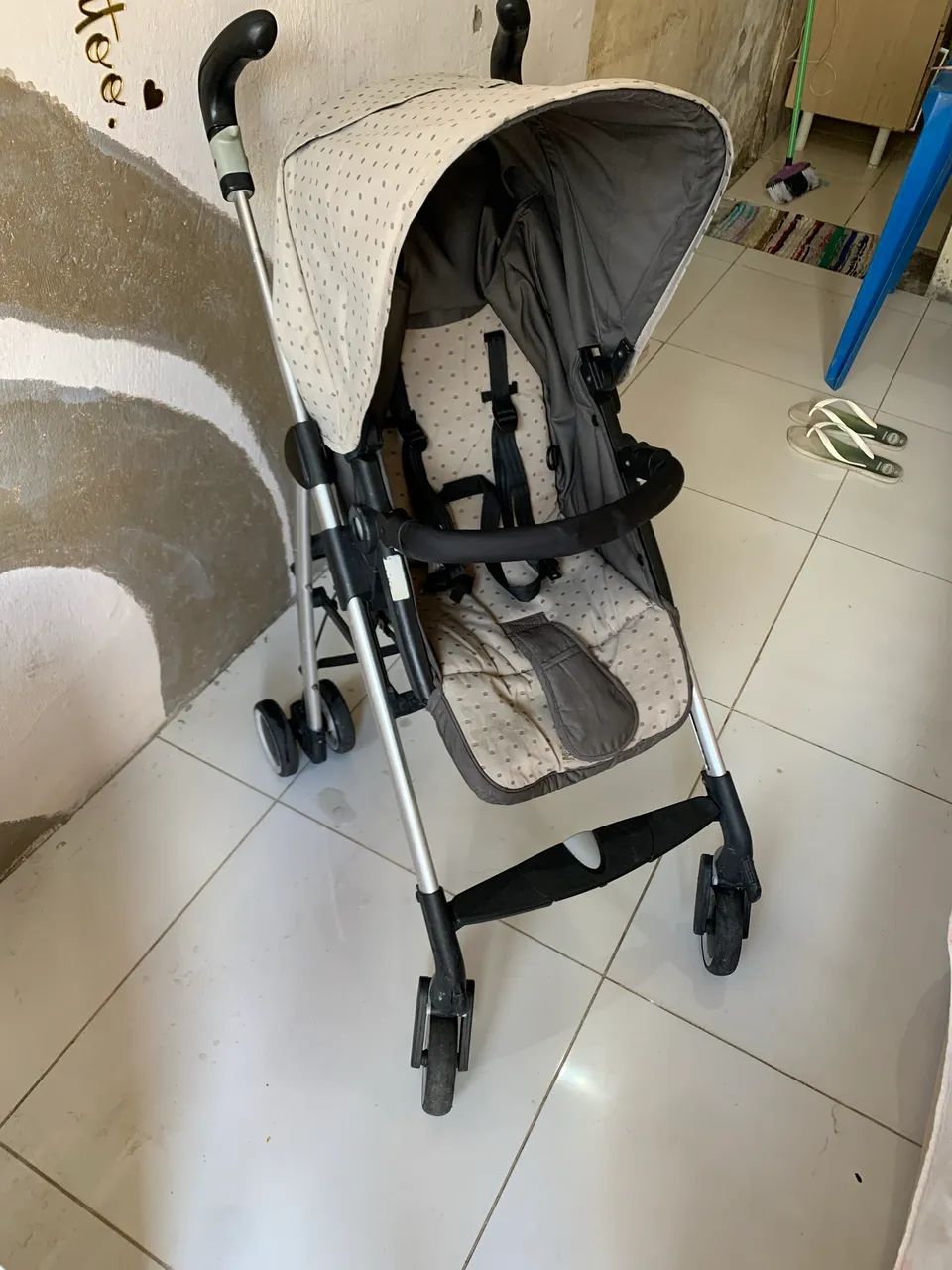 Carrinho de passeio conservado!!