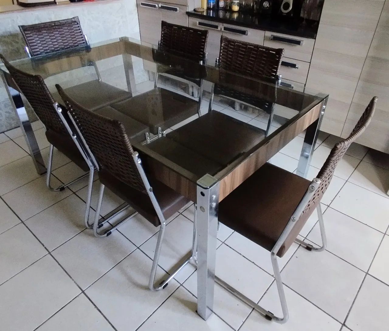 MESA COM 6 CADEIRAS CARRETO GRÁTIS se for perto  - Foto 4