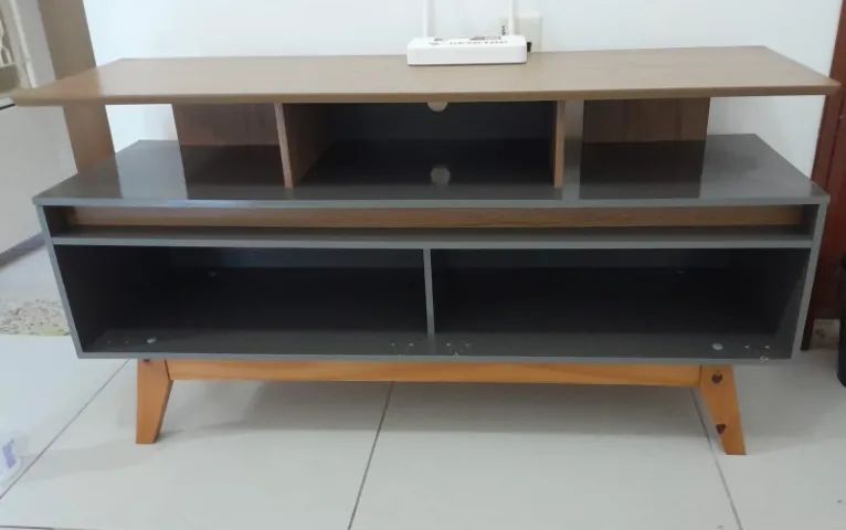 Rack para TV retrô em madeira e cinza - moderno e funcional - Foto 4