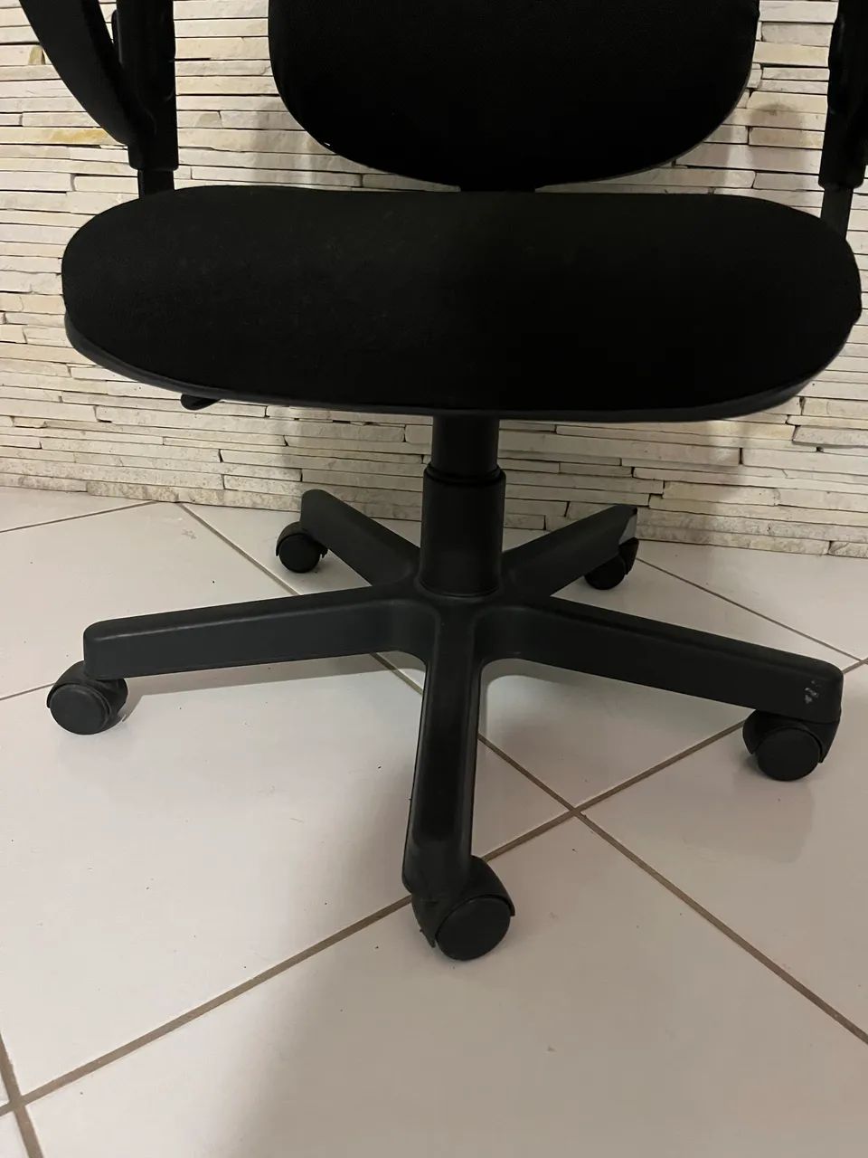 Cadeira de Escritório com Braços Reguláveis | Confortável e Ótimo Custo-Benefício  - Foto 3