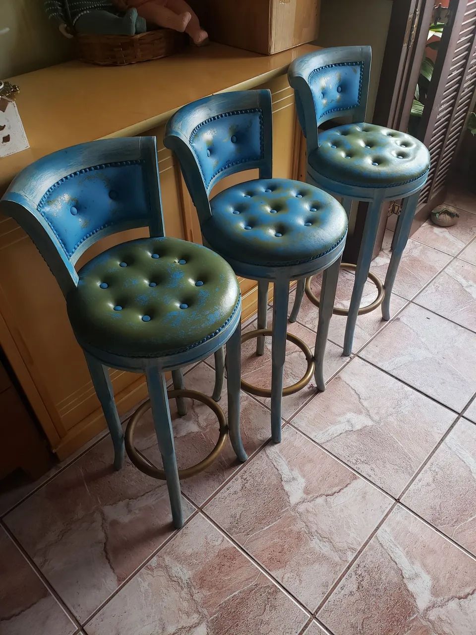 3 Banquetas de barzinho .