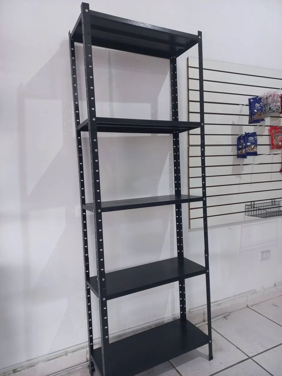 Prateleira de ferro