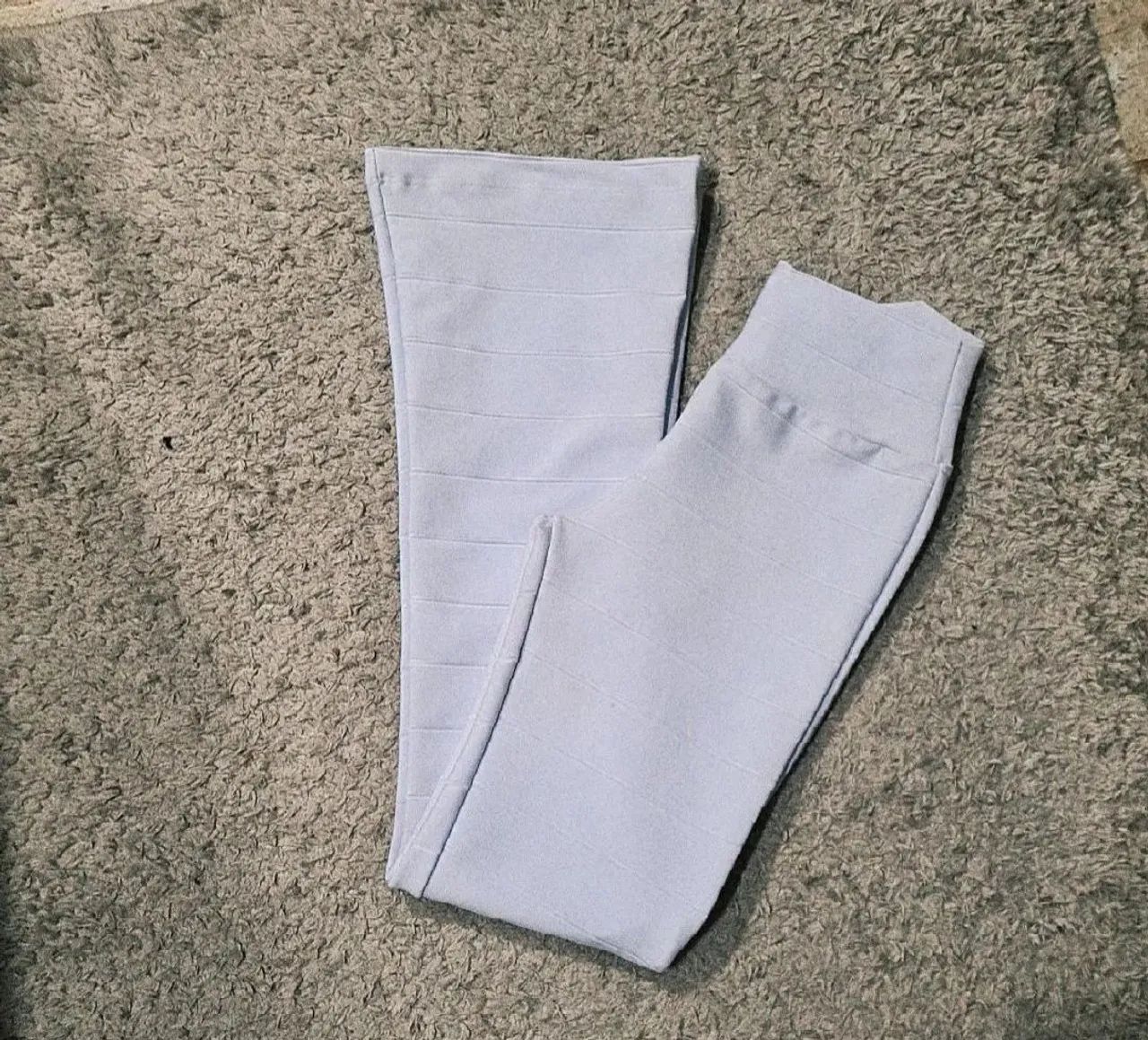 Calça  flear branca