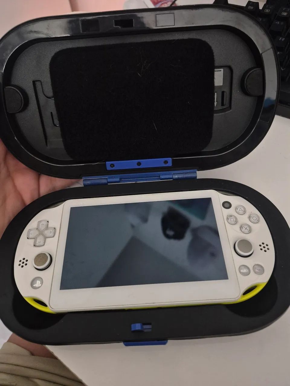 PSVita Original Desbloqueado Com Caixinha Para Guarda-lo  - Foto 2