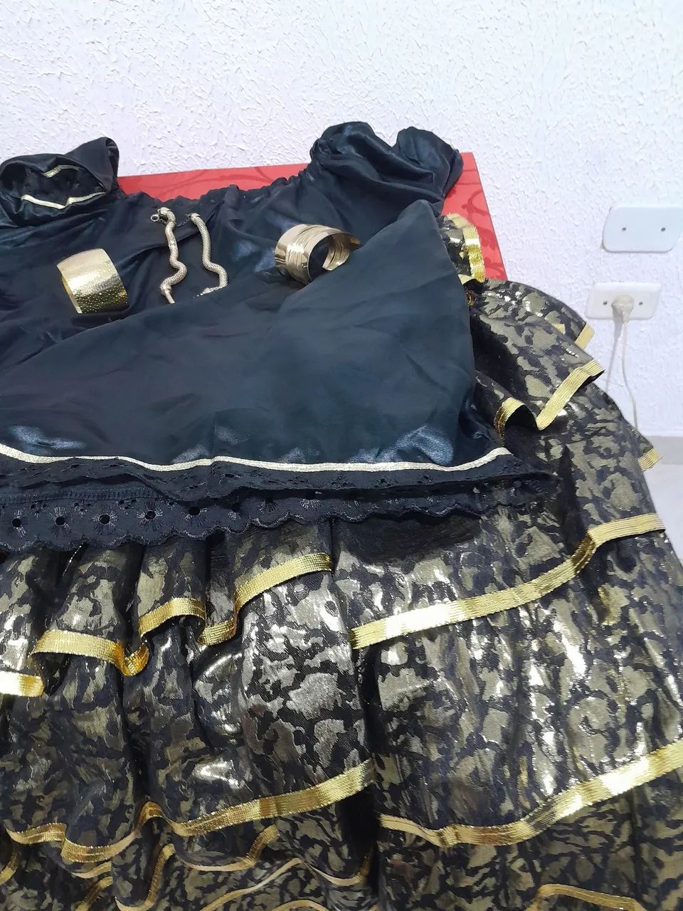 Vestido Cigano Preto com Dourado 