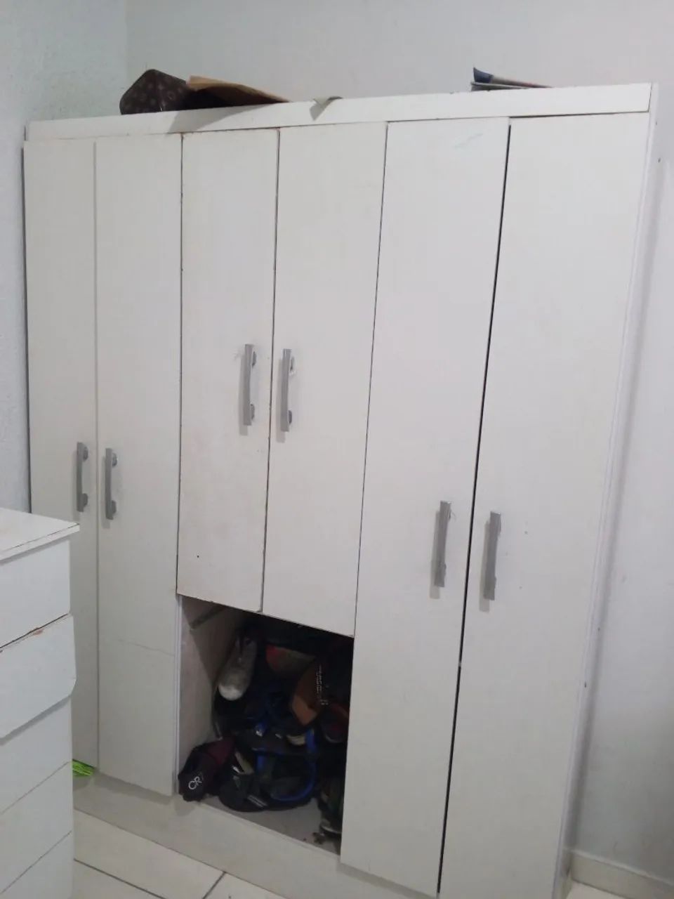 Guarda roupa branco 6 portas usado