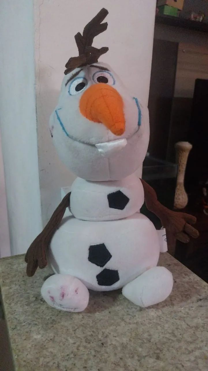 Pelúcia Olaf solta partes