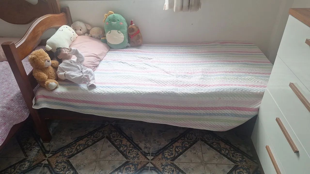 Cama de solteiro de madeira maciça  - Foto 4