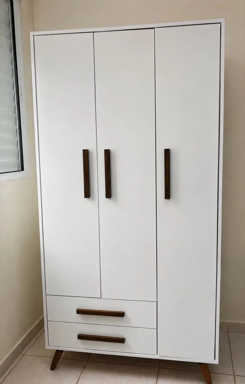 Vendo Guarda-Roupa + Cômoda - R$ 750