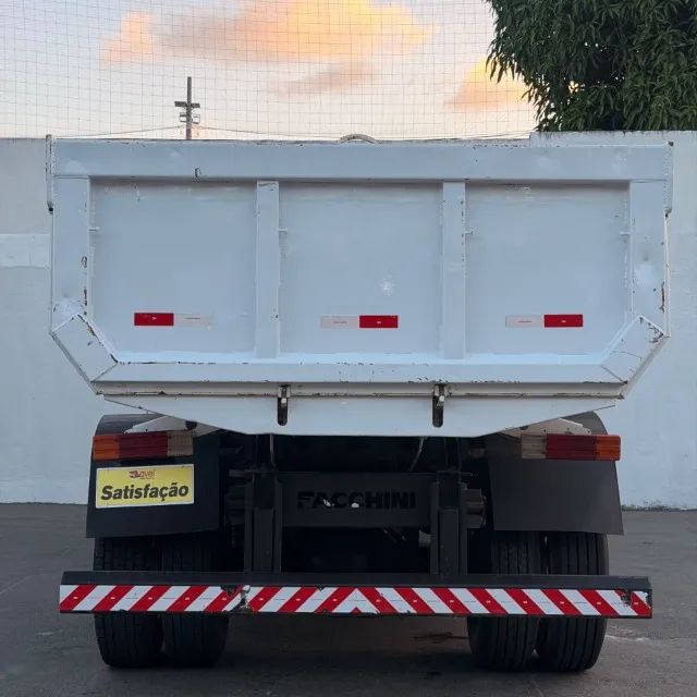 Ford Cargo 1519 2013 Branco Caçamba - Foto 5