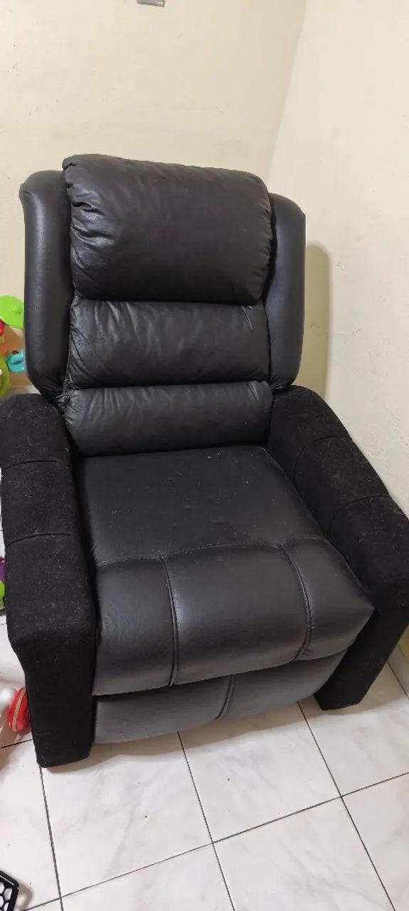 Poltrona do Papai com defeito no encosto