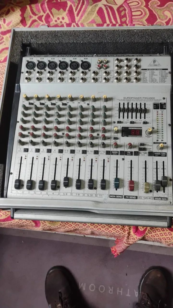 Mesa Amplificada Bheringer - Foto 2