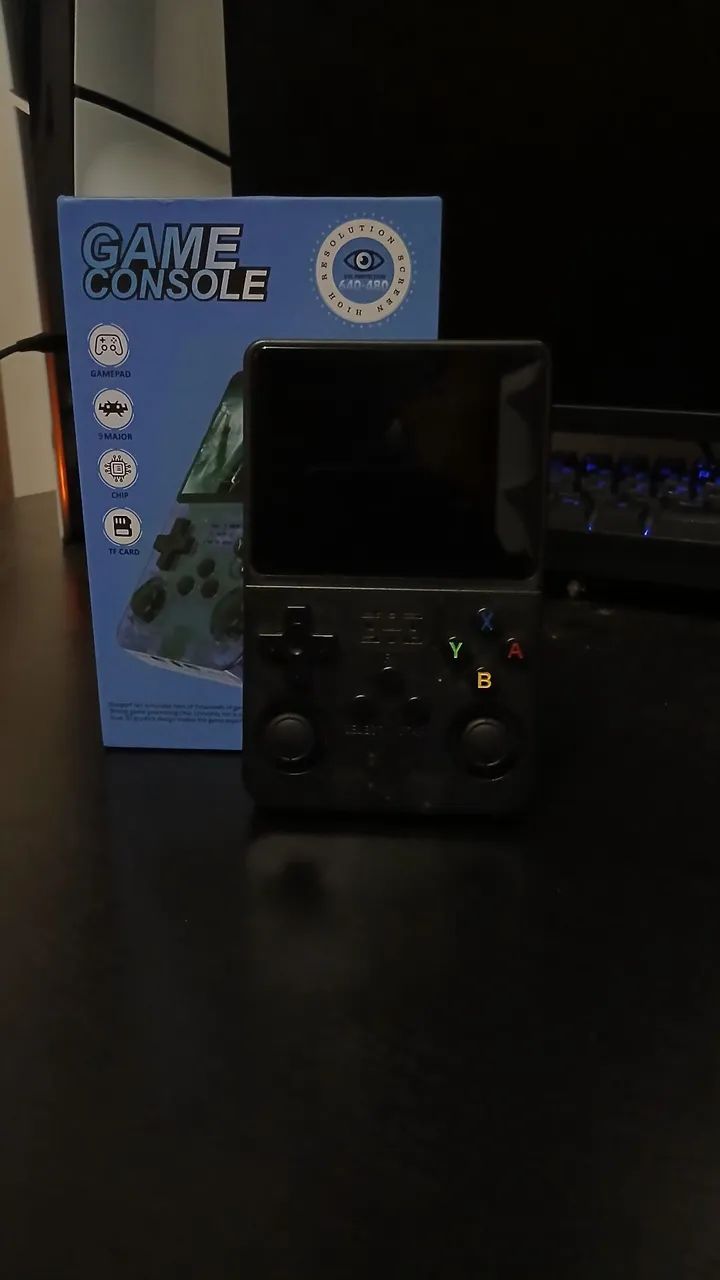 R36S Console Retrô + Case de Transporte e Grip ? Completo