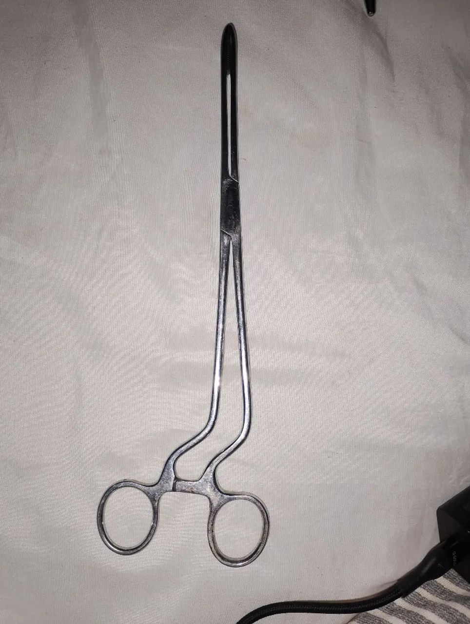 Vendo tesouras diversas , pinça s e outros