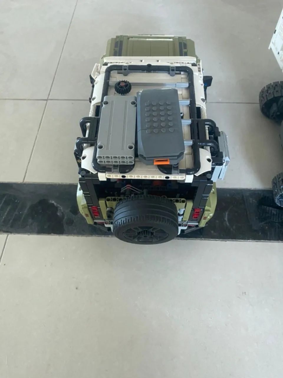 LEGO Technic Land Rover Defender (conjunto 42110) - Foto 2