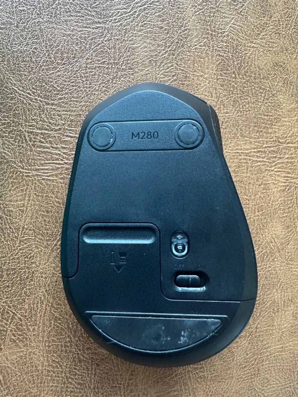 Mouse Logitech M280 Comfort Plus preto wireless - Foto 4
