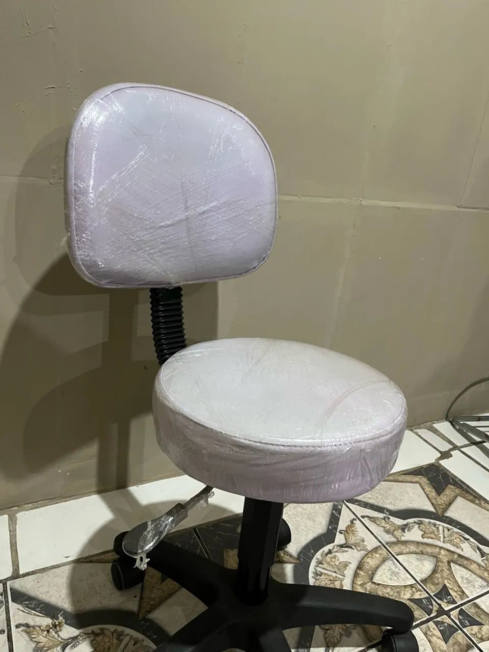 Cadeira de tatuador/servicos - Foto 2