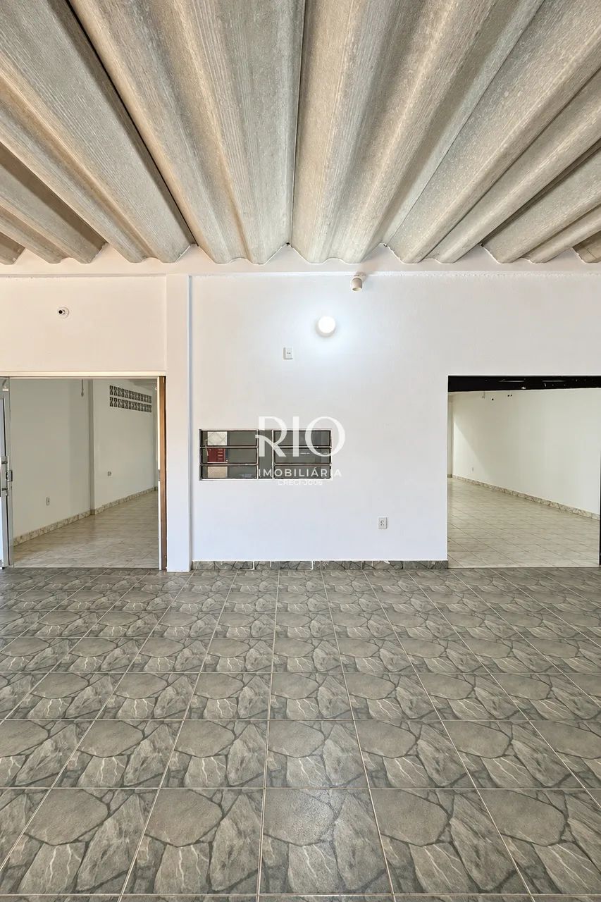 CASA COM AMPLO PONTO COMERCIAL PARA LOCA ÇÃO! - Foto 2