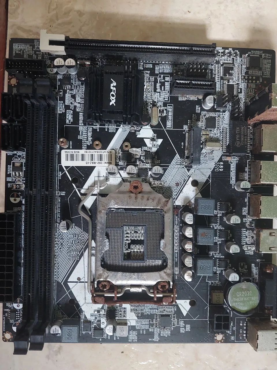 Placa Mãe com defeito H61 MA V3