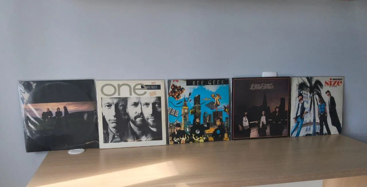 Coleção Vinil The Bee Gees + Brindes - Foto 3