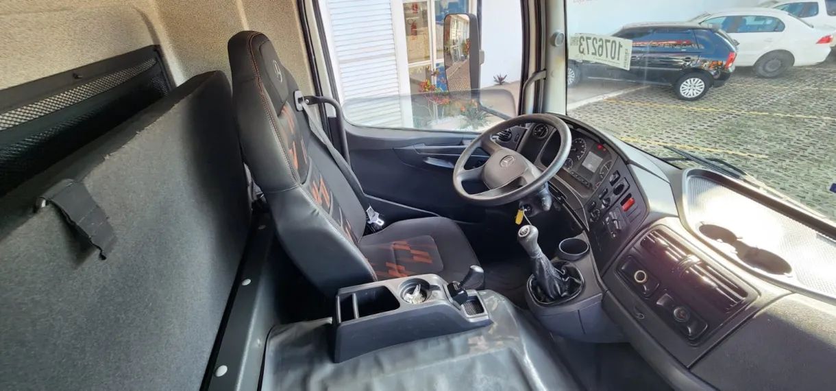 Atego 3030. - Foto 2